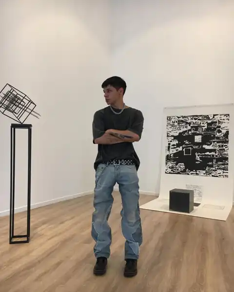 Look similar