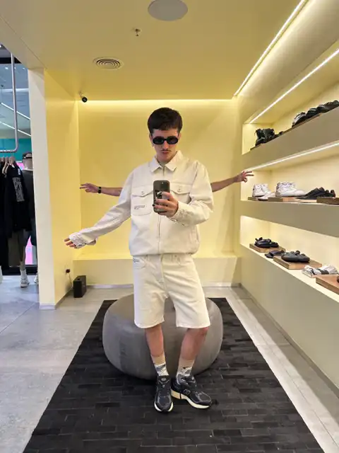 Look similar