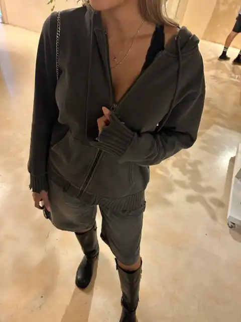 Look similar