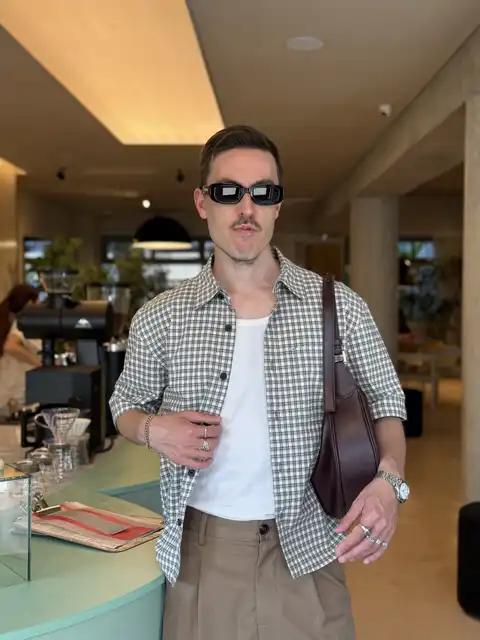 Look similar
