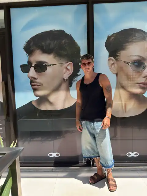 Look similar