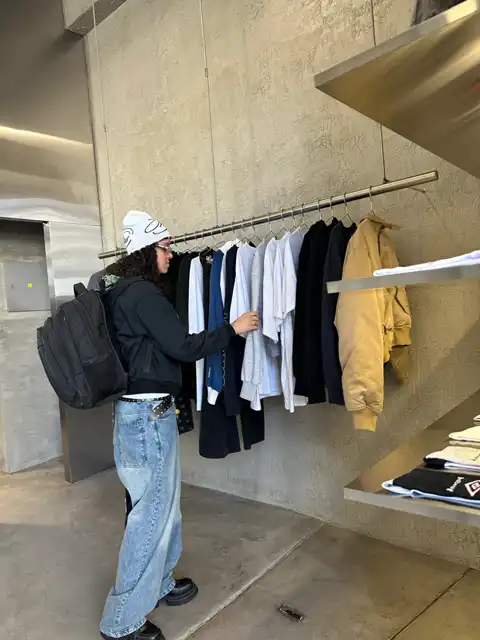 Look similar